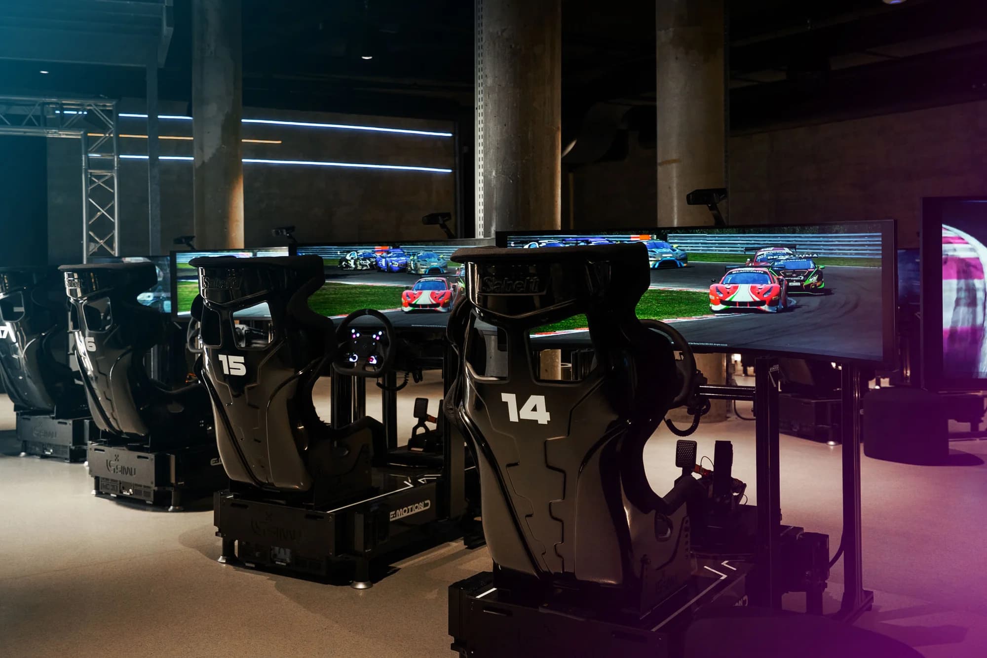 e-motion Miami Sim Racing Motorsport Center Restaurant Bar